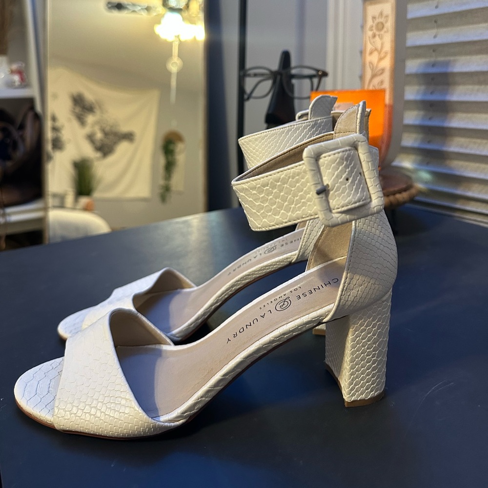 Chinese Laundry Women’s Size 9.5 White Snake Skin Square Block Heel Ankle Strap